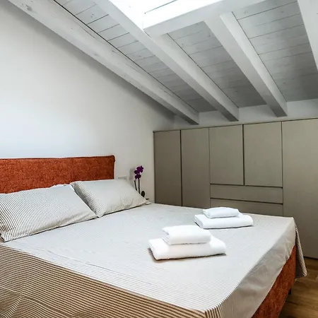 Ferienwohnung Attico 32 Charme&Relax Bergamo Exterior foto
